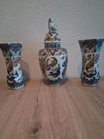 3 Delfts Blauwe Vazen / Urn met  Deksel, Antiek en Kunst, Ophalen