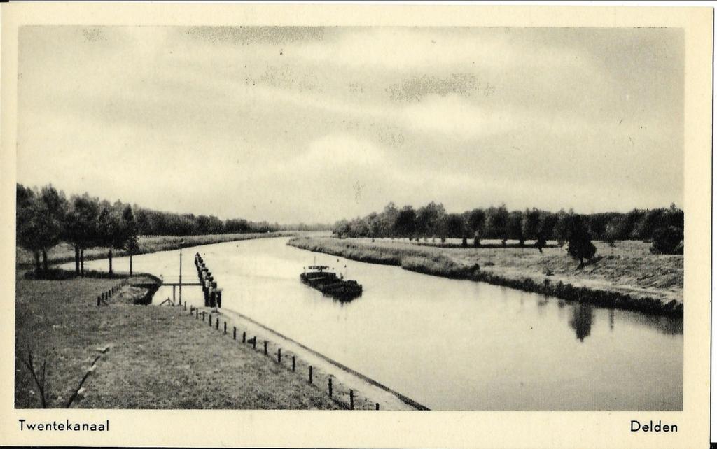 Twentekanaal bij Delden - Zwart-wit ansichtkaart, Verzamelen, Ophalen, 1940 tot 1960, Overijssel