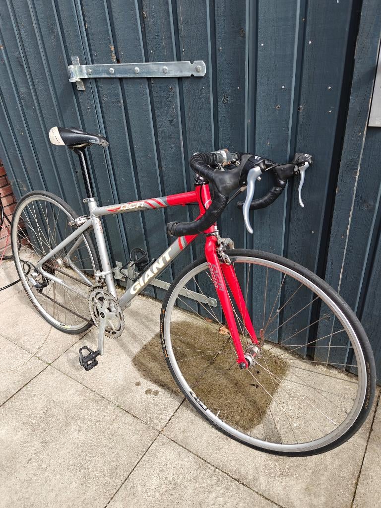 Racefiets Giant frame 48 cm, Fietsen en Brommers, Fietsen | Racefietsen, Ophalen, 28 inch, Gebruikt, 10 tot 15 versnellingen