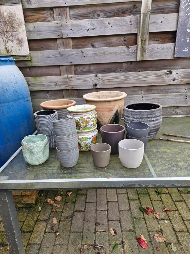 Bloempotten, Ophalen, Gebruikt, Rond, Overige materialen