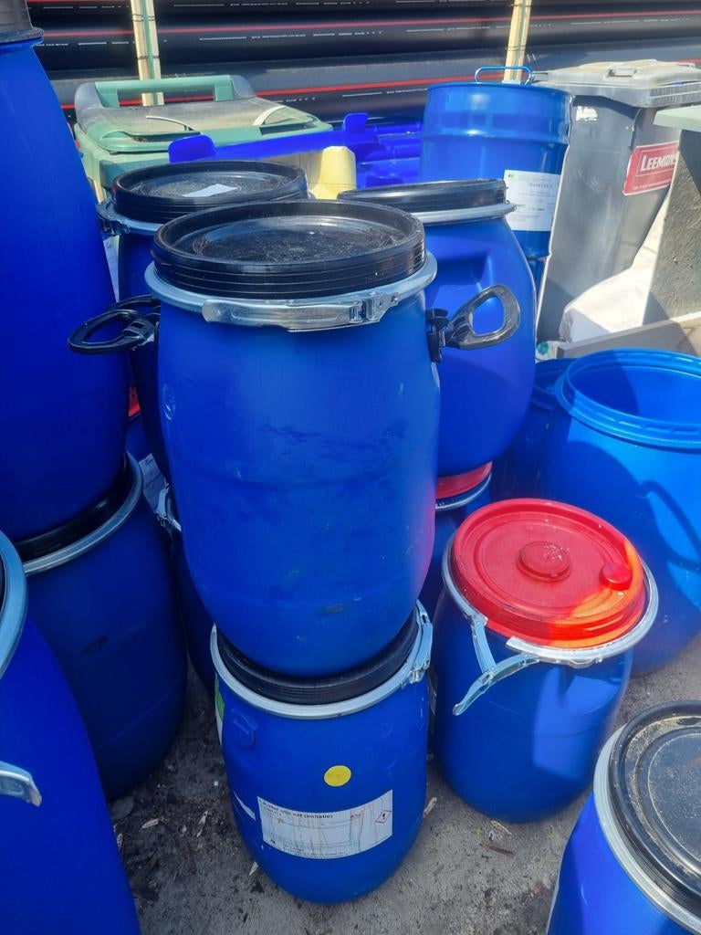 Plastic vaten met klemdeksel, Tuin en Terras, Regentonnen, Minder dan 75 liter, Ophalen