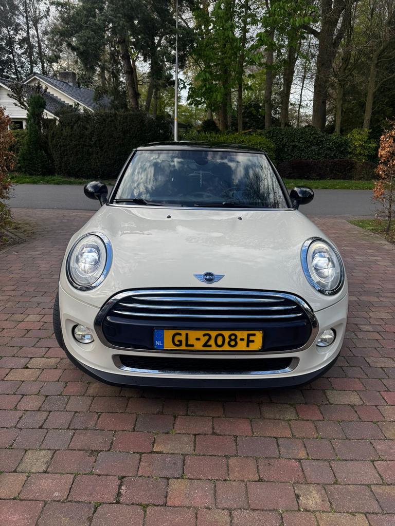 Mini 1.5 D Cooper 2015 Wit, Auto's, Mini, Voorwielaandrijving, 4 stoelen, Wit, Origineel Nederlands