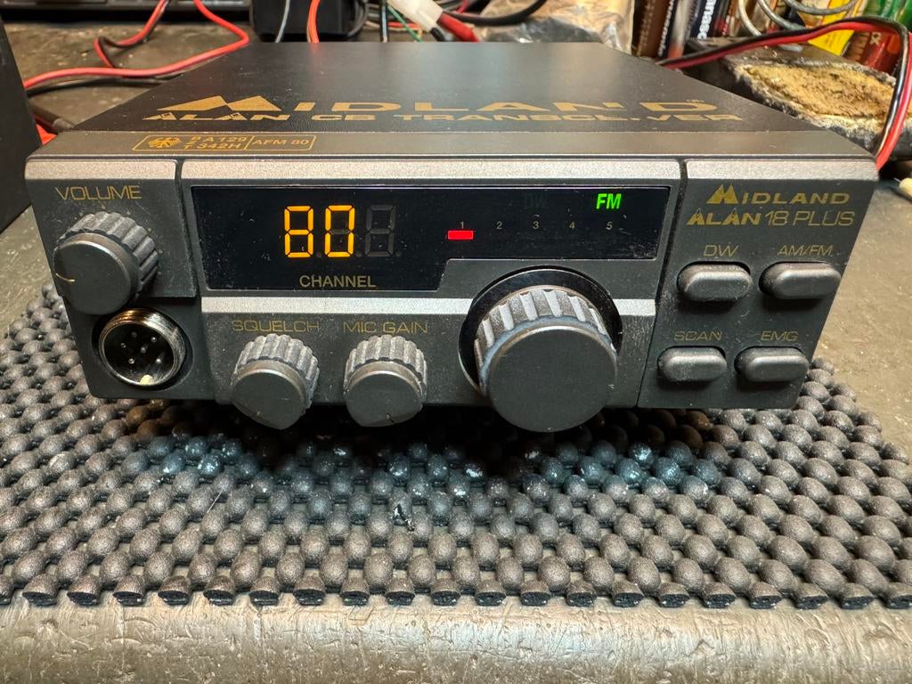 27 mc midland 18  fm am 80 ch pr incl vzk, Ophalen of Verzenden, Zender en Ontvanger