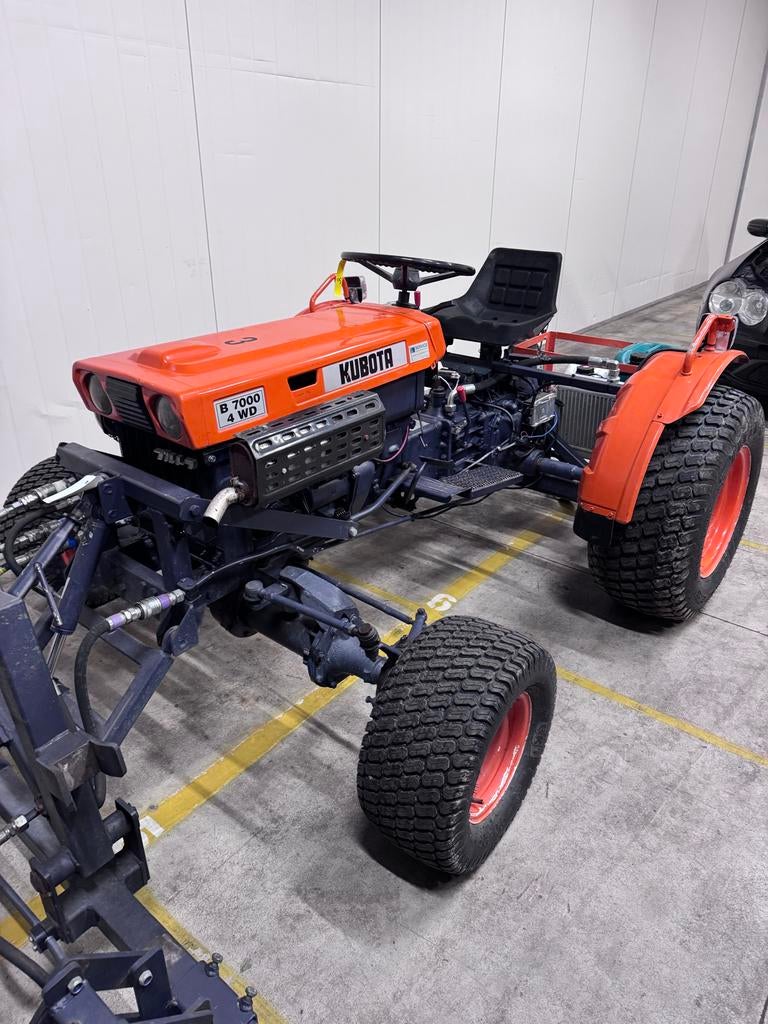 Kubota B7000 4WD met hydrauliek en grasbanden, Zakelijke goederen, Agrarisch | Tractoren, Ophalen of Verzenden, Gebruikt, Overige merken