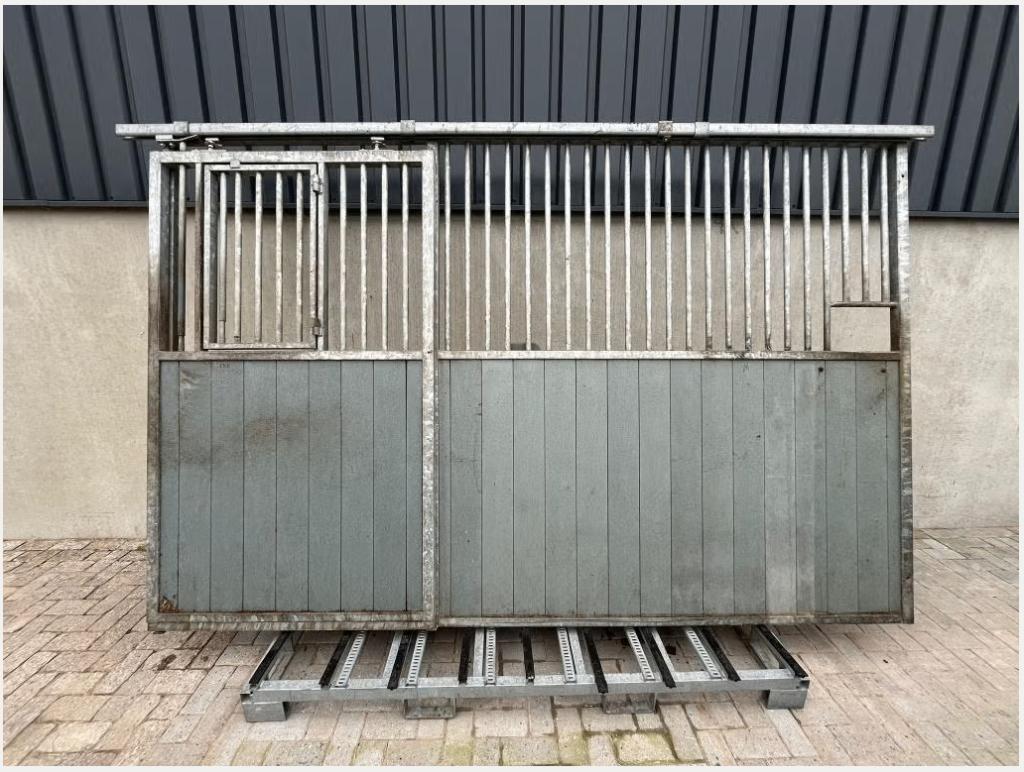 Voorwand met schuifdeur | 3350 x 2200 mm | Gebruikt, Dieren en Toebehoren, Stalling en Weidegang, Weidegang, 4 paarden of pony's of meer