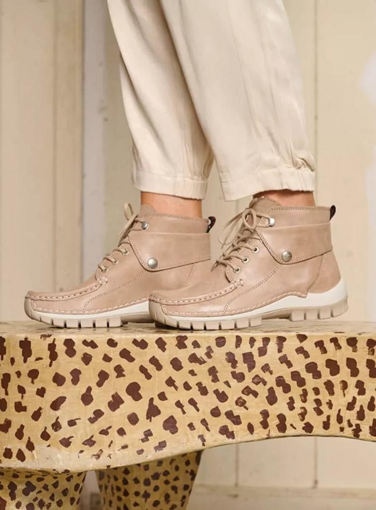 Wolky veterboots beige maat 40, Kleding | Dames, Schoenen, Ophalen of Verzenden, Zo goed als nieuw, Beige