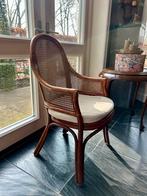 Vintage rotan stoel met comfortabel kussen, Huis en Inrichting, Stoelen, Ophalen, Gebruikt, Bruin, Riet of Rotan