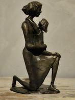 Bronzen beeld moeder en kind (Astrid veldhuyzen- koppen), Antiek en Kunst, Ophalen of Verzenden, Brons