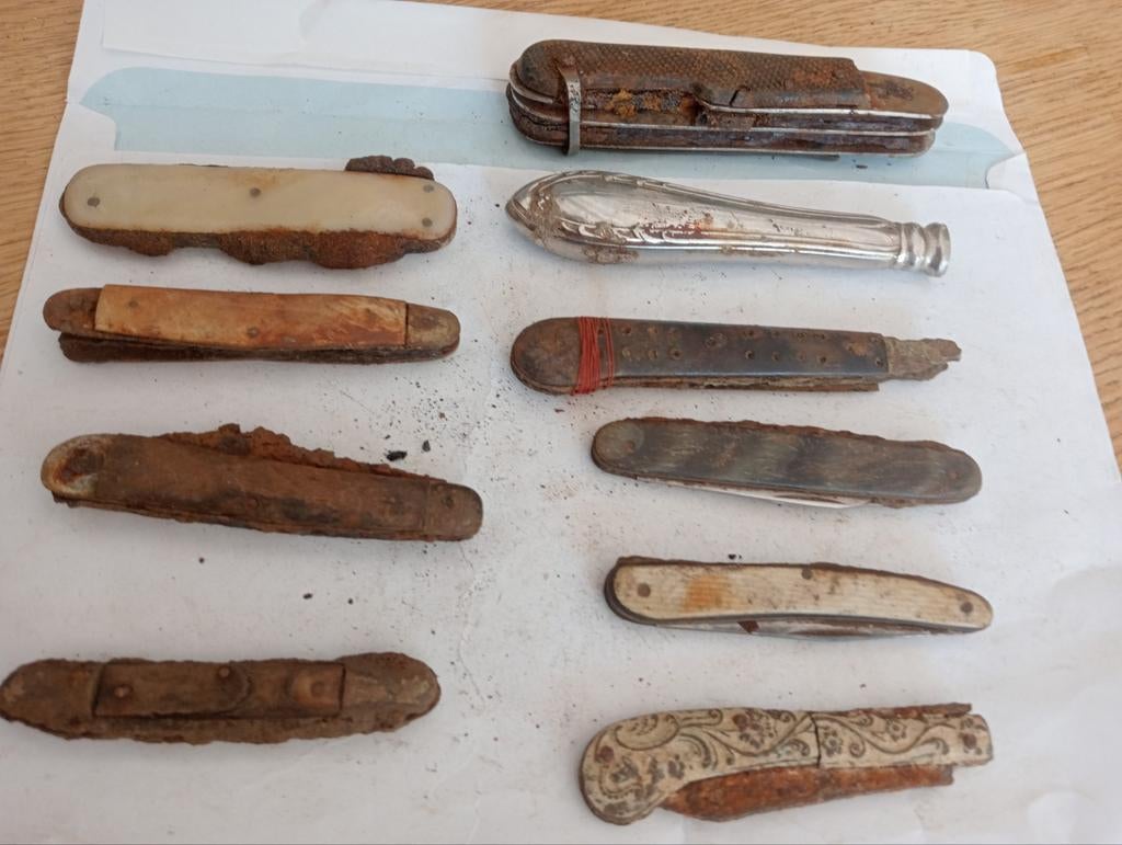 bodemvondsten: zakmessen en mesheften, Ophalen of Verzenden