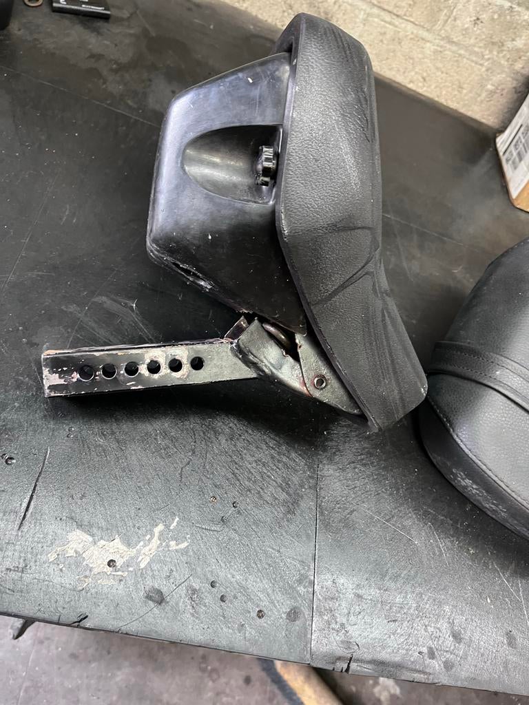 Tomos zadel met accu bak - Gebruikt, Ophalen of Verzenden, Gebruikt, Zadel, Tomos