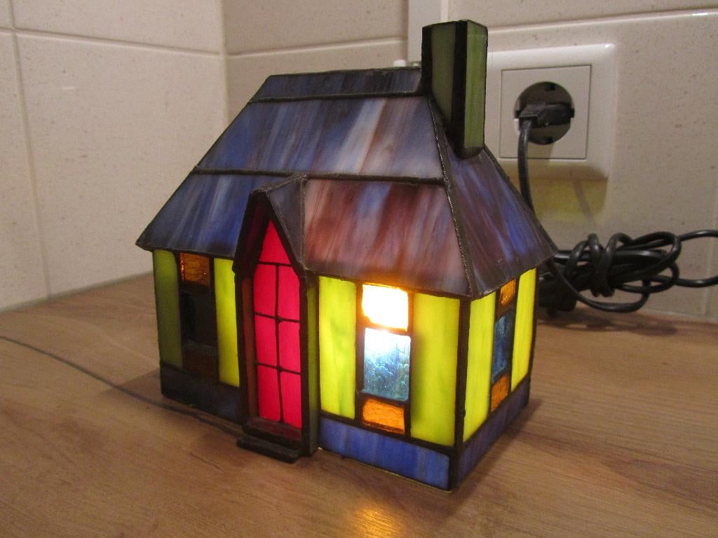 Tiffany huisje tafellamp, Huis en Inrichting, Ophalen of Verzenden, Zo goed als nieuw, Tiffany, Minder dan 50 cm