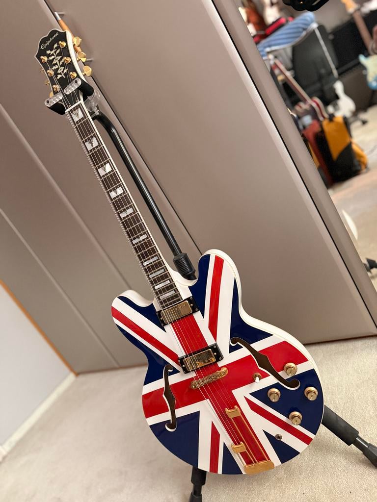 Epiphone Union Jack Noël Gallagher Supernova gitaar, Muziek en Instrumenten, Snaarinstrumenten | Gitaren | Elektrisch, Ophalen