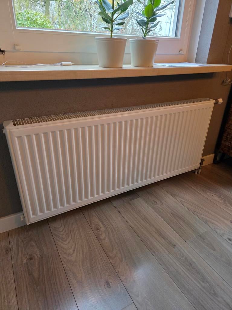 Radiator t22 3X radiatoren in nette staat, Ophalen, Zo goed als nieuw, Radiator, 30 tot 80 cm