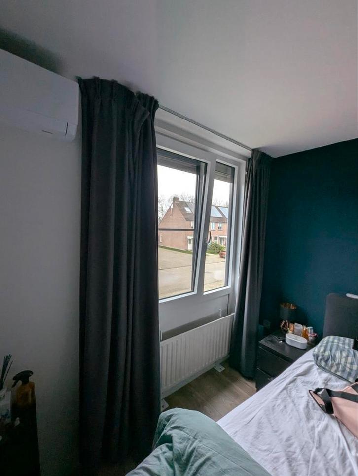 Grijze verduisterende gordijnen 220x242 (in twee delen), Huis en Inrichting, Stoffering | Gordijnen en Lamellen, 200 cm of meer