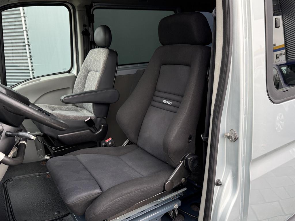 Renault Master BWJ 2008 | T28 2.5 dCi 115PK L1H1 AUTOMAAT |, Auto's, Stof, Gebruikt, 4 stoelen, 116 pk