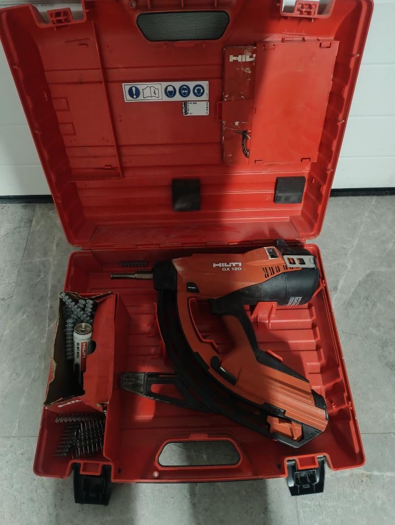 Hilti gx 120 met 8 dozen nagels, Ophalen