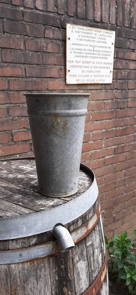 OUD  ......  ZINKEN   ...  TUIN VAAS., Minder dan 30 cm, Rond, Ophalen of Verzenden, Metaal