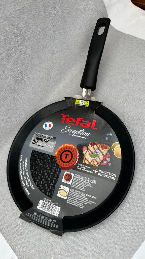 Tefal Exception Titanium Koekenpan 28cm - Inductie, Inductieplaat, Ophalen of Verzenden, Koekenpan of Braadpan, Nieuw