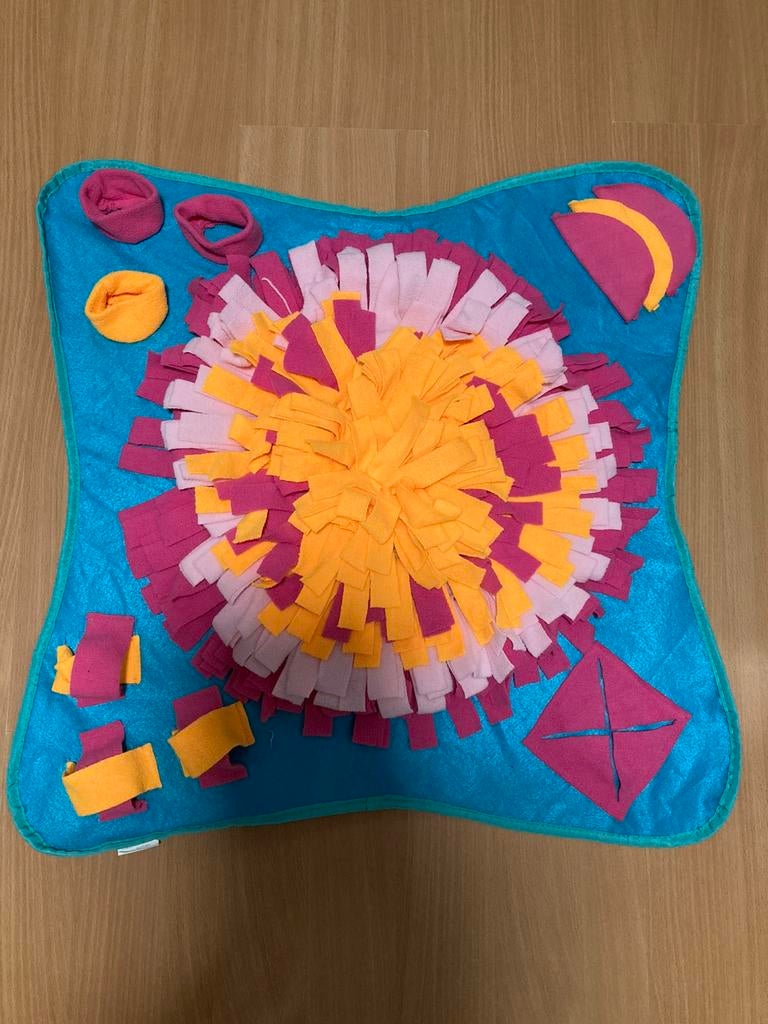 Nette snuffelmat voor hond / pup, Dieren en Toebehoren, Ophalen of Verzenden, Zo goed als nieuw, Intelligentiespeelgoed