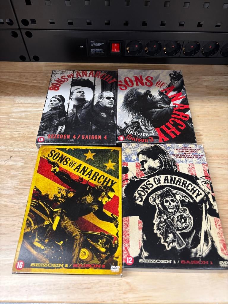 Sons of Anarchy Seizoen 1-4 DVD Boxset, Vanaf 16 jaar, Boxset, Ophalen of Verzenden, Zo goed als nieuw