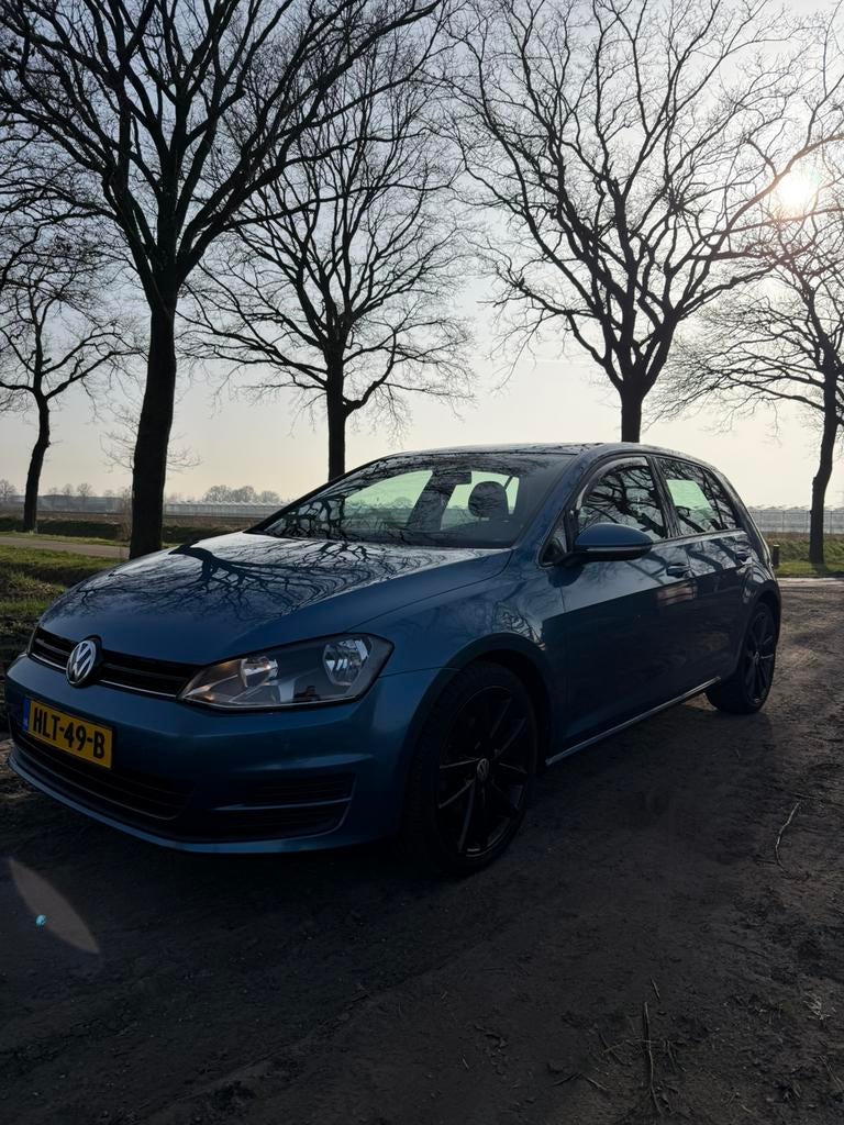 Volkswagen Golf 1.2 TSI Blauw nieuwe apk en beurt gehad 27-3, Voorwielaandrijving, Stof, 4 cilinders, Blauw