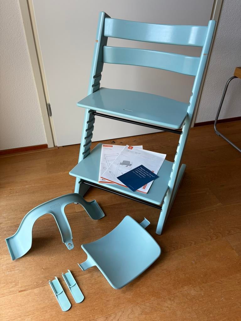 Stokke Tripp Trapp Kinderstoel met Baby Set, soft mint/blauw, Kinderen en Baby's, Kinderstoelen, Ophalen, Zo goed als nieuw, Meegroeistoel