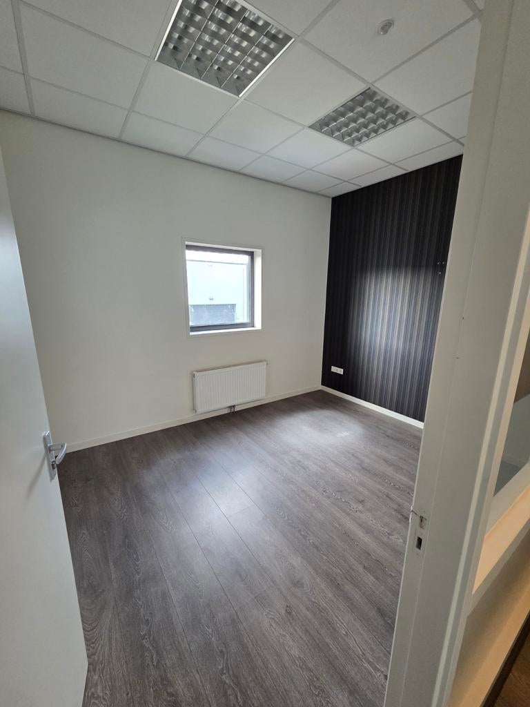 Te huur: 2 nette kantoorruimtes  all-in, Huizen en Kamers, Kamers te huur, Eindhoven