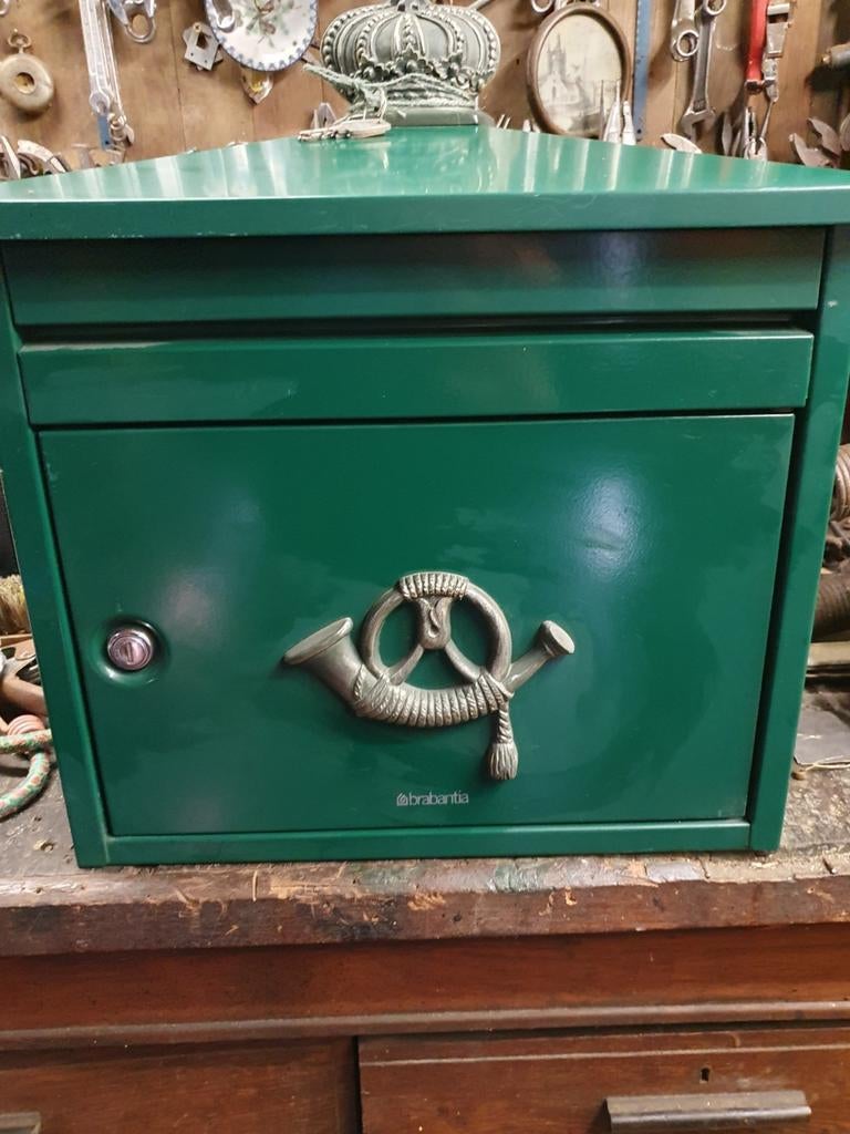 Groene Brabantia brievenbus met posthoorn en kroon, Tuin en Terras, Ophalen of Verzenden, Gebruikt, Staal, Wandbrievenbus