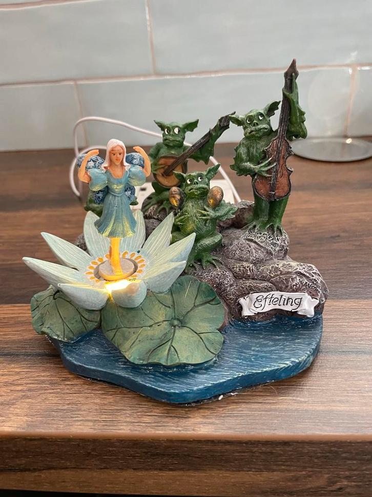 Efteling indische waterlelie Beeldje met Verlichting, Verzamelen, Efteling, Zo goed als nieuw, Beeldje of Poppetje, Ophalen of Verzenden