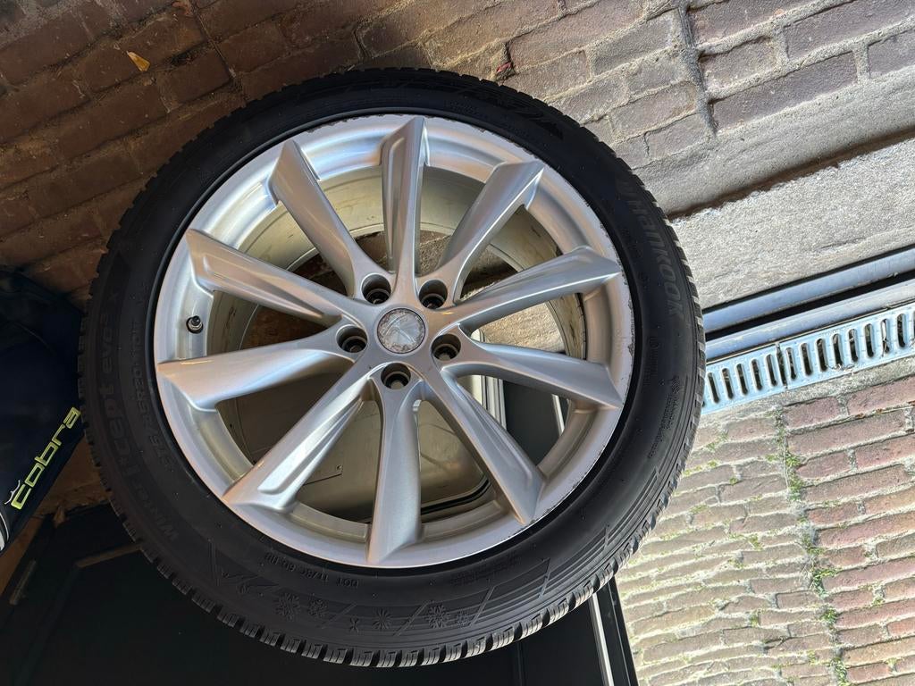 Tesla model X Winterbanden met velgen Monaco GP6, Auto-onderdelen, Ophalen, Gebruikt, 275 mm, Banden en Velgen