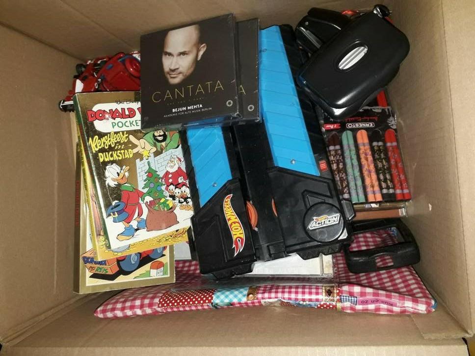 Rommelmarkt spullen, Ophalen