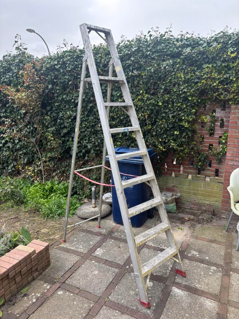 Huishoudtrap 8 treden, stahoogte.1,90m, Doe-het-zelf en Verbouw, Ladders en Trappen, Gebruikt, Trap, Ophalen of Verzenden, Opvouwbaar of Inschuifbaar