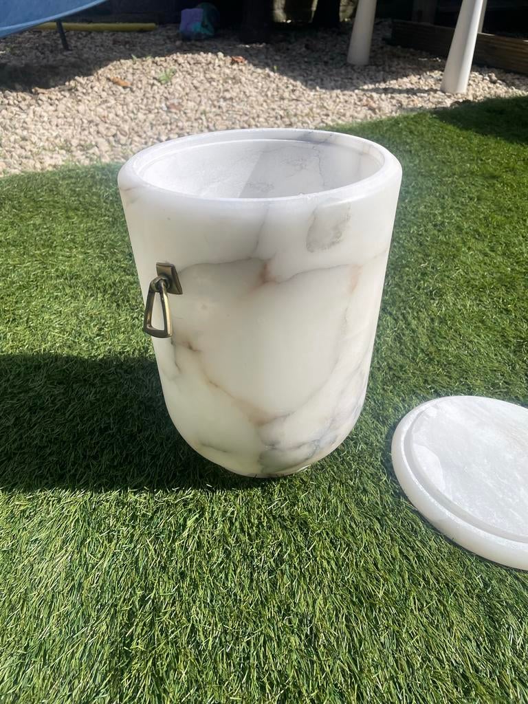 Urn wit marmer, Ophalen of Verzenden