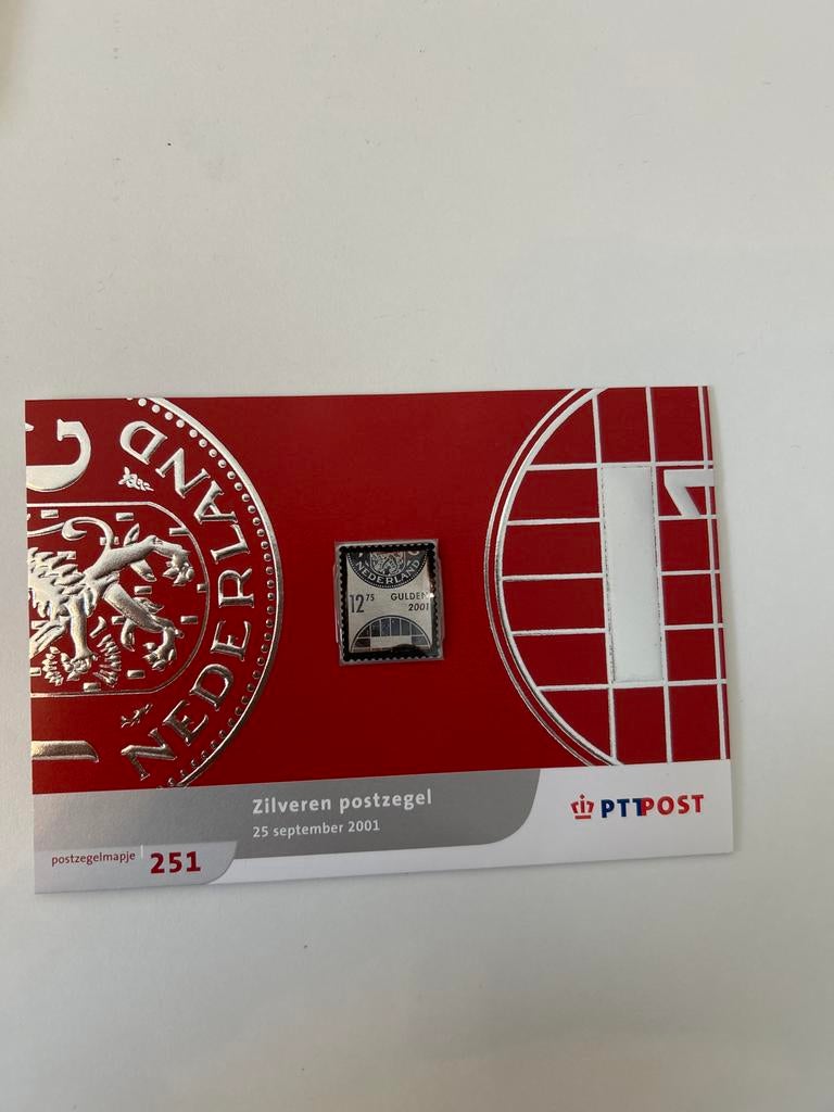 Postzegelmapje 251 Zilveren Postzegel 2001 PTT Post, Ophalen of Verzenden, Na 1940, Postfris