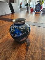 Uniek Iraans vaasje met motief, Antiek en Kunst, Ophalen of Verzenden
