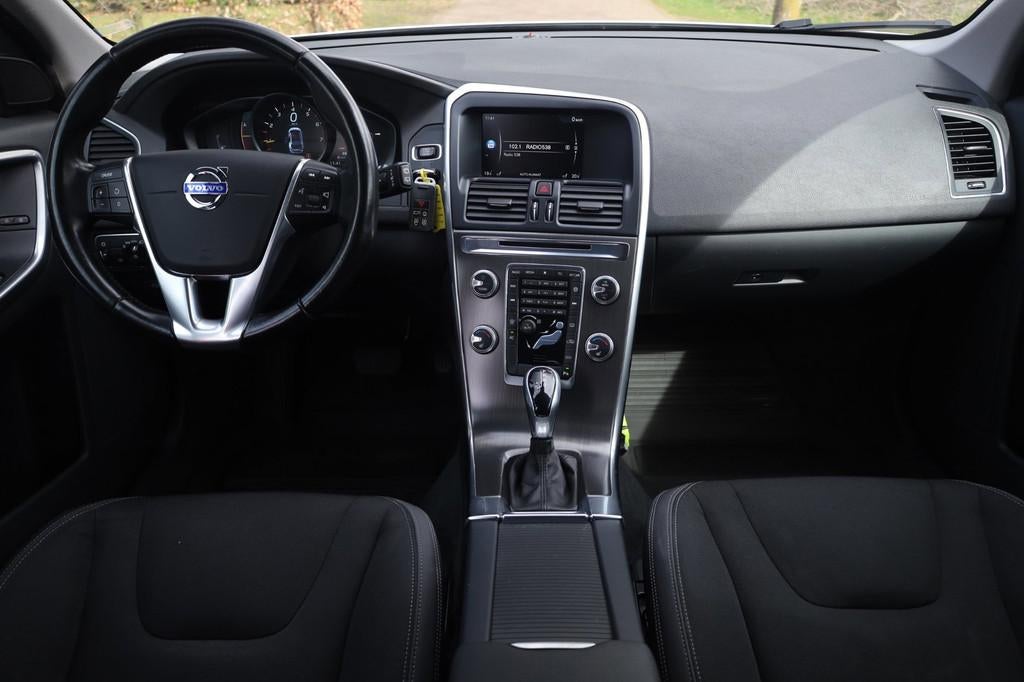 Volvo XC60 2.0 T5 FWD Summum Aut | Xenon | Stoelverwarming |, 15 km/l, Gebruikt, Euro 6, 4 cilinders