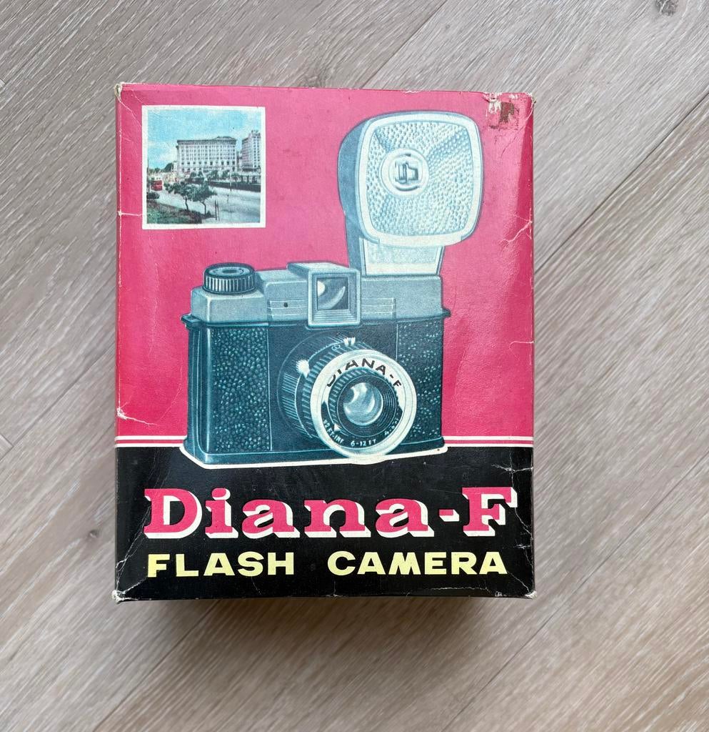 Diana-F camera met flitser voor Lomografie, Audio, Tv en Foto, Fotocamera's Analoog, Ophalen, Gebruikt, Compact, Overige Merken