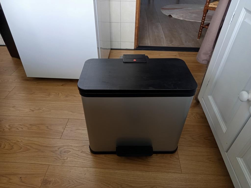 Prullenbak hailo, Ophalen, Kunststof, 40 liter of meer, Zo goed als nieuw