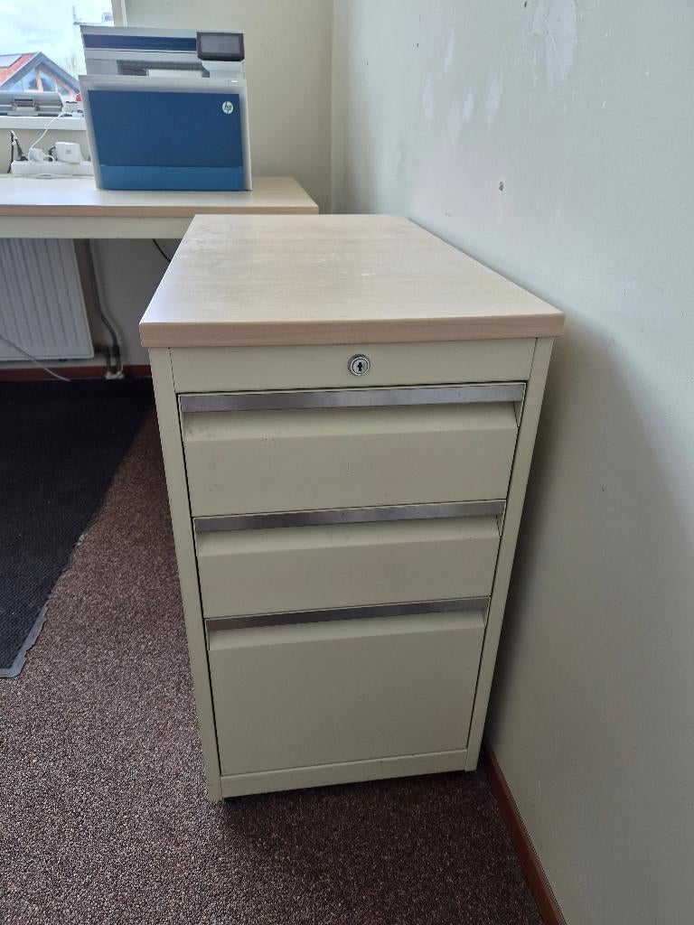 stalen bureau met ladenblok, Huis en Inrichting, Bureaus, Overige typen, Gebruikt, 180 cm, Overige merken