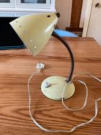 Vintage tafel/ buro lampje , mint groen / geel, Ophalen of Verzenden, Gebruikt, Minder dan 50 cm