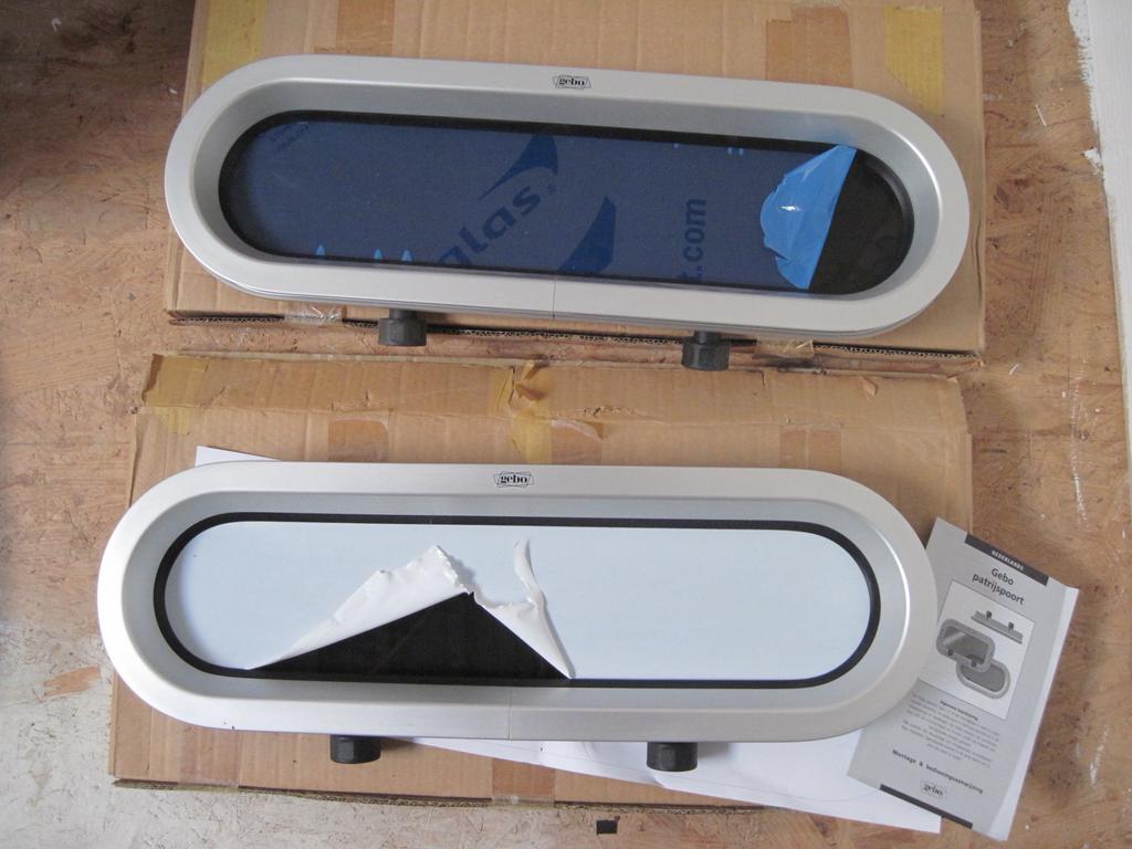 Set van 2 nieuwe Gebo patrijspoorten, 600 x 175 klapbaar, Watersport en Boten, Ophalen of Verzenden, Nieuw