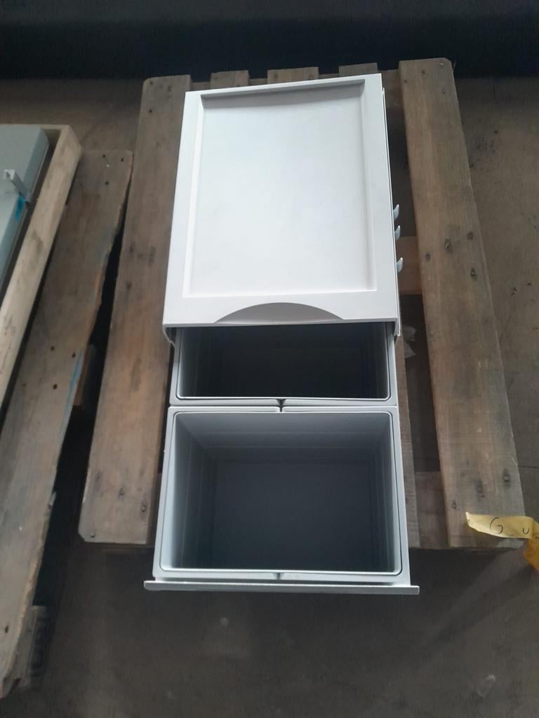 Hailo inbouw prullenbak, Ophalen, Zo goed als nieuw