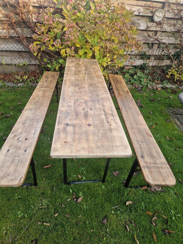 Tafels te huur!, Ophalen, Zo goed als nieuw, Rond, Hout