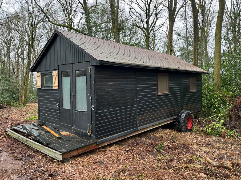 Opknapper te koop! Chalet, ook geschikt als keet, Ophalen, 3 ramen of meer, Overige typen, 500 cm of meer
