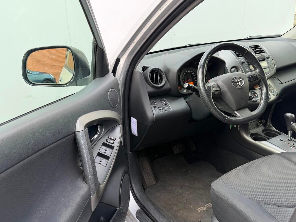 Toyota RAV4 2.0 VVTi Dynamic | 4WD | 2009 | Automaat | Young, Auto's, Stof, Gebruikt, 4 cilinders, Met garantie (alle)
