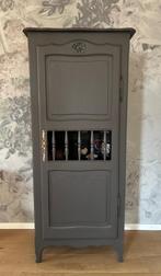 Queen Ann kastje in landelijke stijl - Grijs, Antiek en Kunst, Antiek | Meubels | Kasten, Ophalen