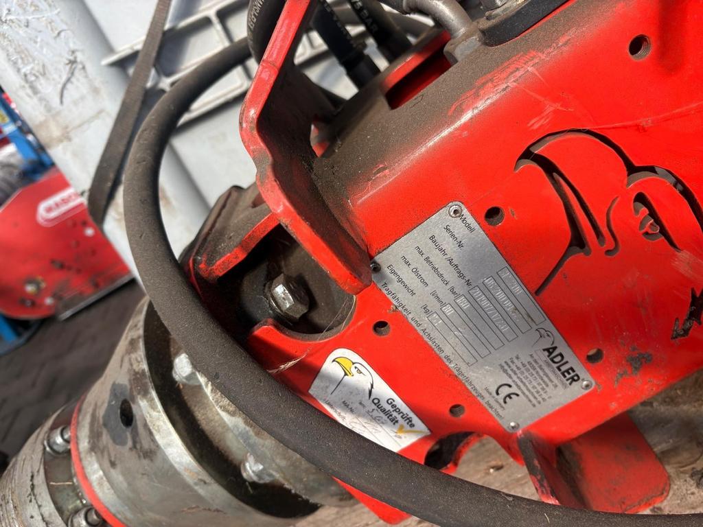 Adler Hydraulische Grondboor met klover, Ophalen