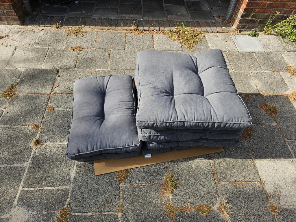 Diverse palletkussens. mag weg voor €40.Maat in omschrijving, Tuin en Terras, Tuinmeubel-accessoires, Ophalen of Verzenden, Gebruikt