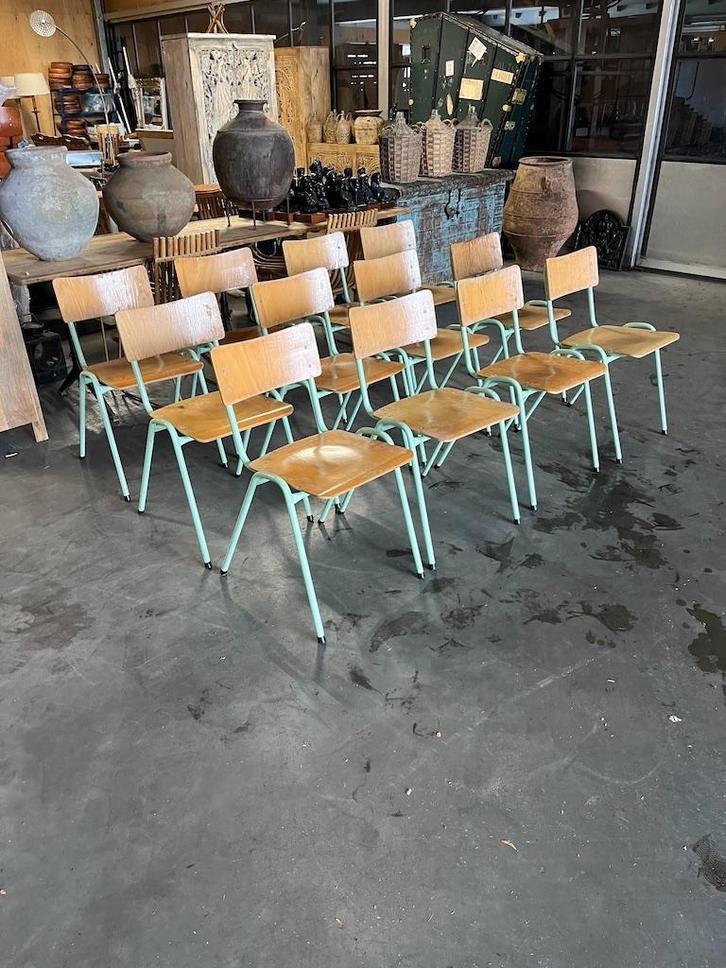 12 Industriele/Vintage Schoolstoelen, Huis en Inrichting, Stoelen, Gebruikt, Vijf, Zes of meer stoelen, Hout, Metaal, Overige kleuren