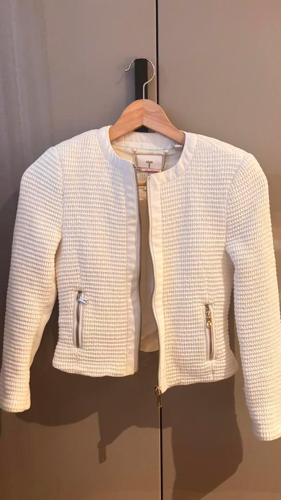 Ted Baker cropped jasje zgan/nieuw, Kleding | Dames, Jasjes, Kostuums en Pakken, Zo goed als nieuw, Maat 34 (XS) of kleiner, Wit